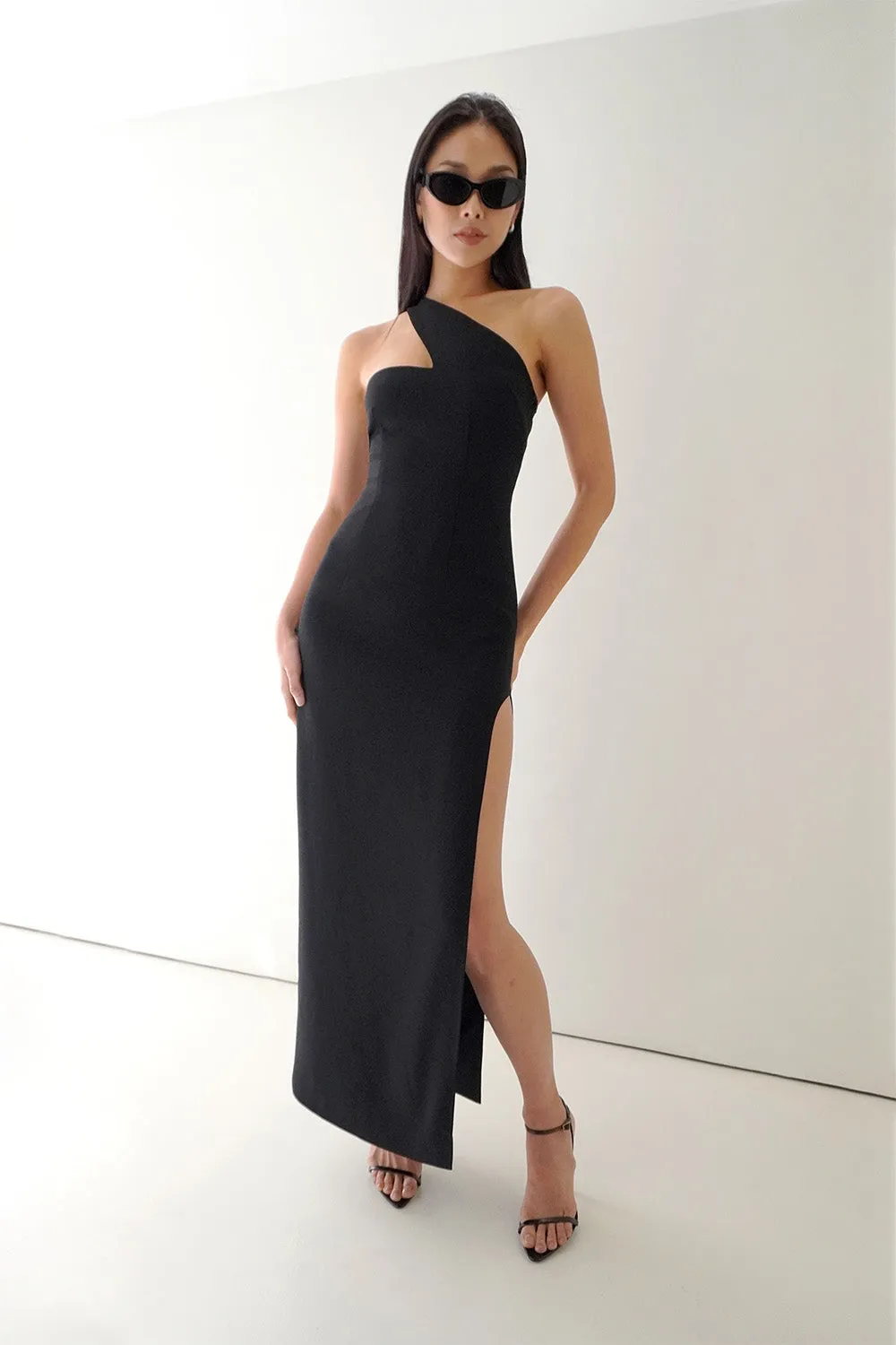 Sharp One Shoulder Dress | Final Sale - Black